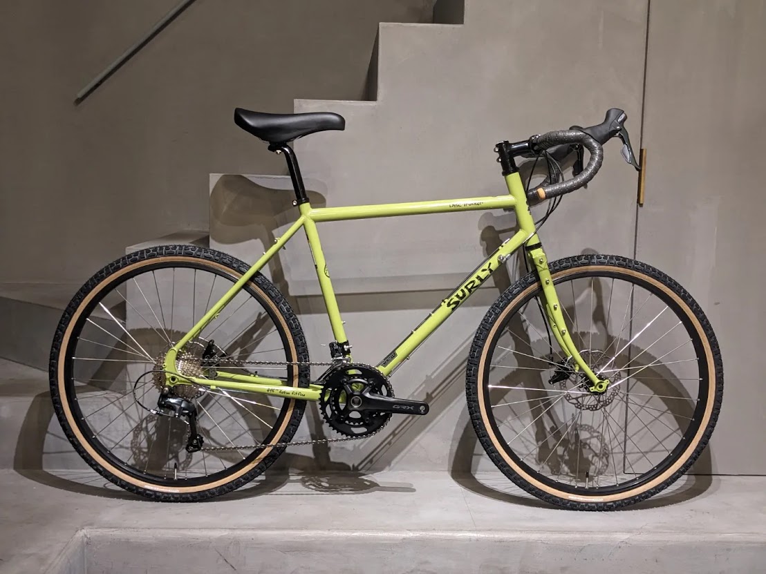 【展示品特価】SURLY DISC TRUCKER 52サイズ 完成車 【送料無料】※沖縄・離島除く 【10回ローン払い金利無料】